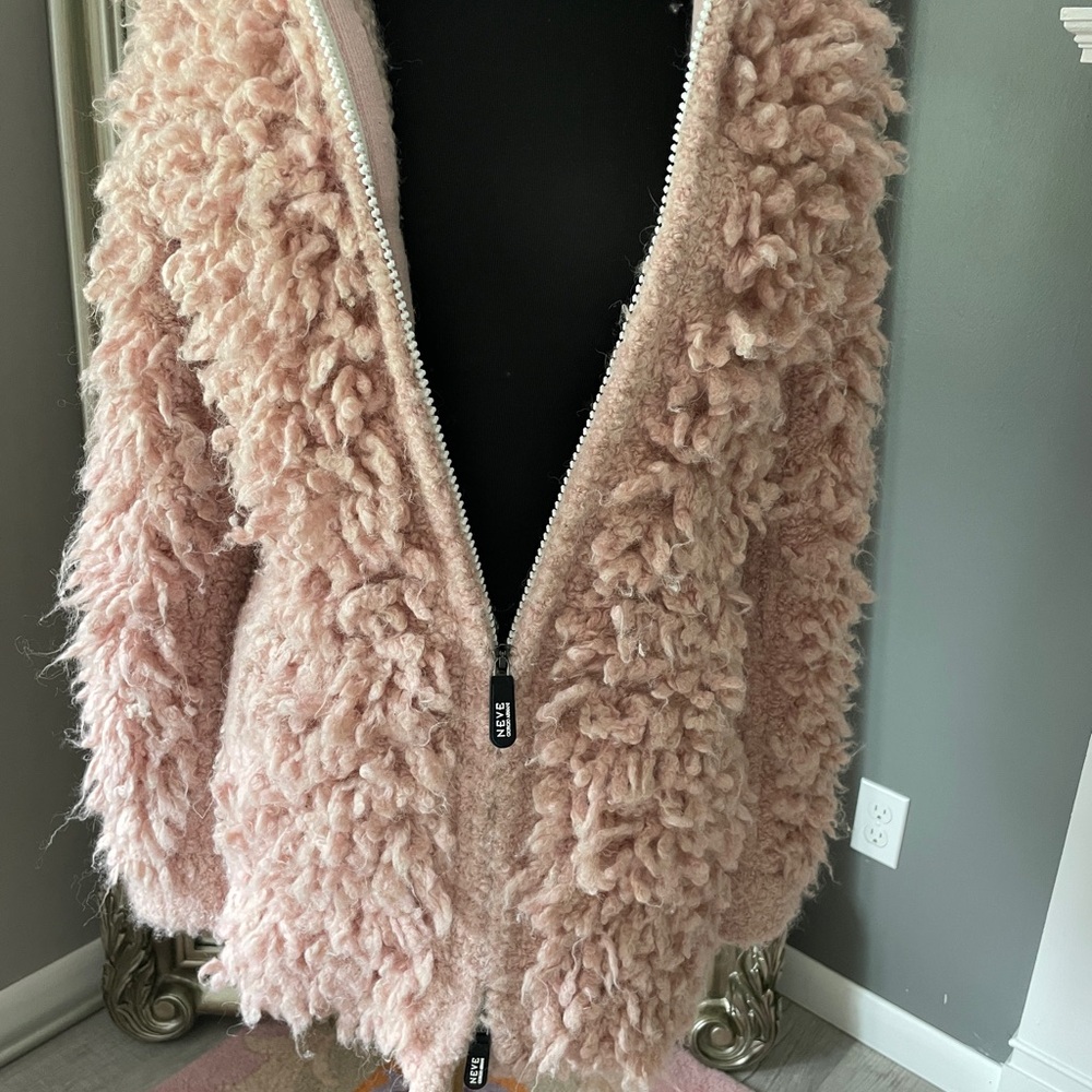 Giorgio Armani Pink Ski Jacket with Cozy Hood - Picture 8 of 8